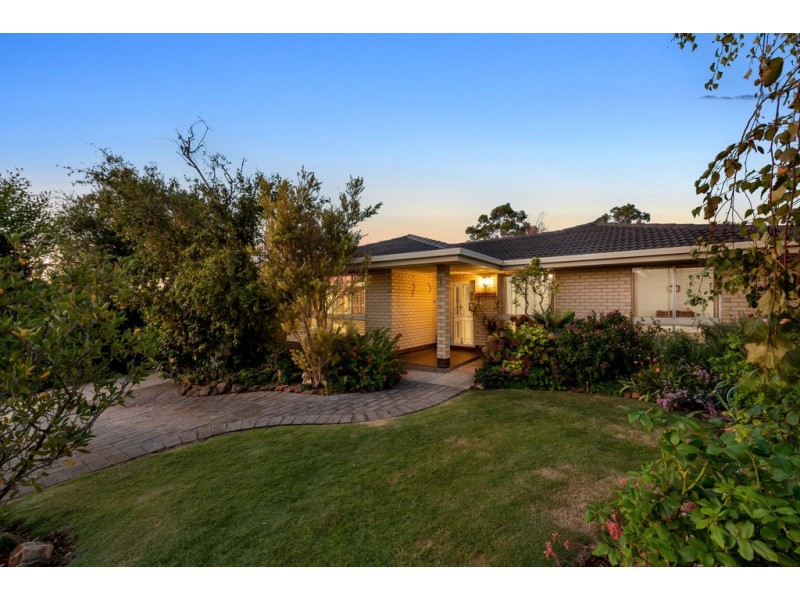 9 Kimberly Way, Happy Valley SA 5159