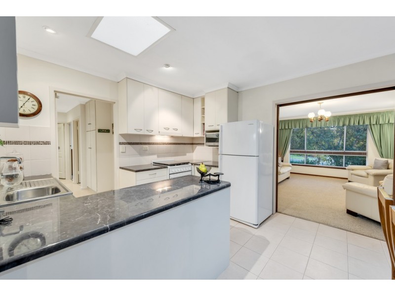 9 Kimberly Way, Happy Valley SA 5159