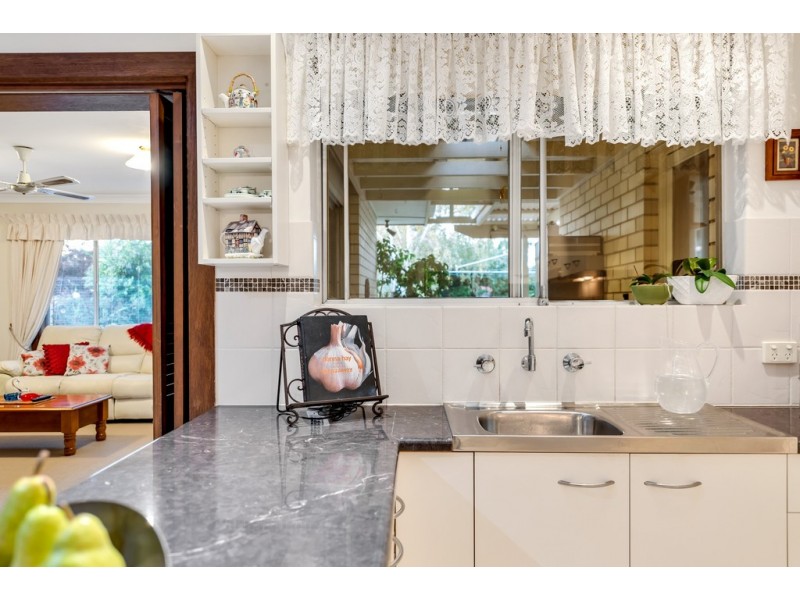 9 Kimberly Way, Happy Valley SA 5159