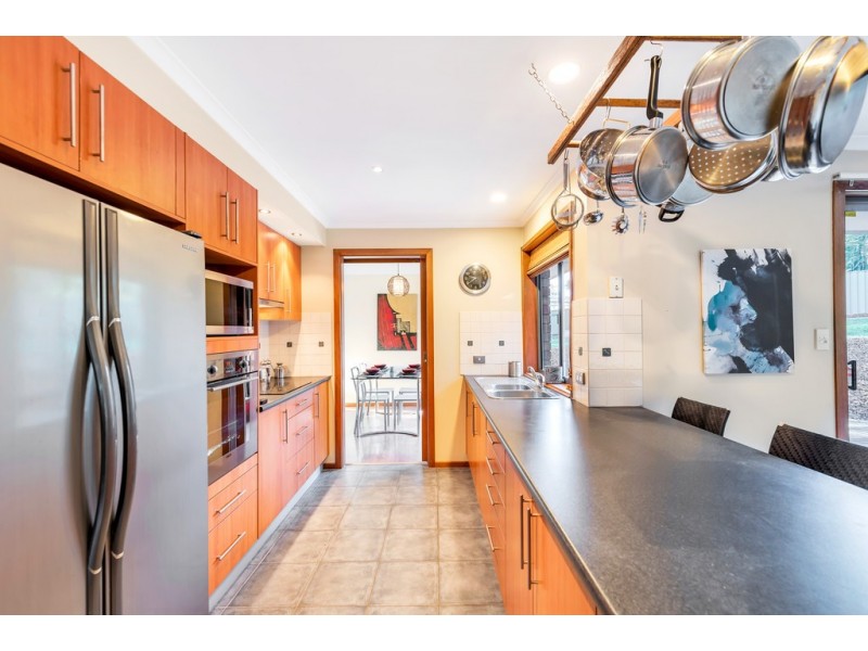 4 Adam Court, Happy Valley SA 5159