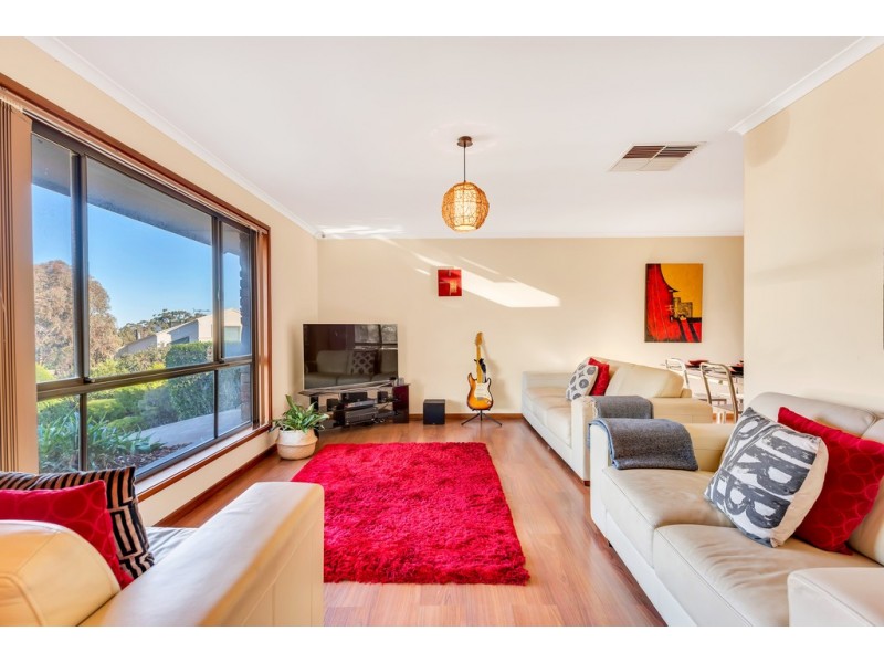 4 Adam Court, Happy Valley SA 5159