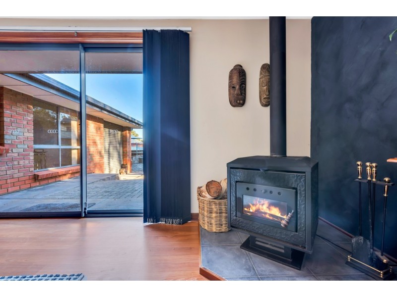 4 Adam Court, Happy Valley SA 5159