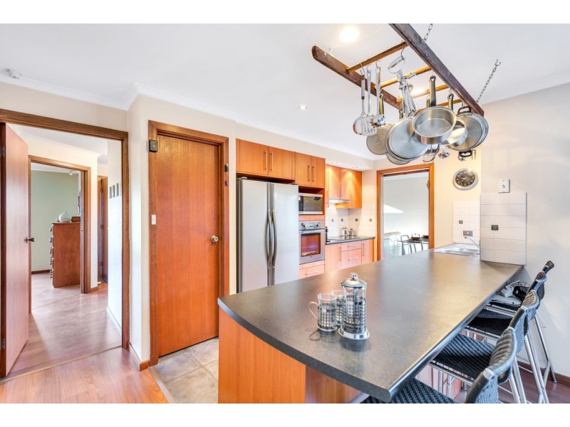 4 Adam Court, Happy Valley SA 5159