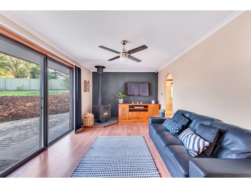 4 Adam Court, Happy Valley SA 5159