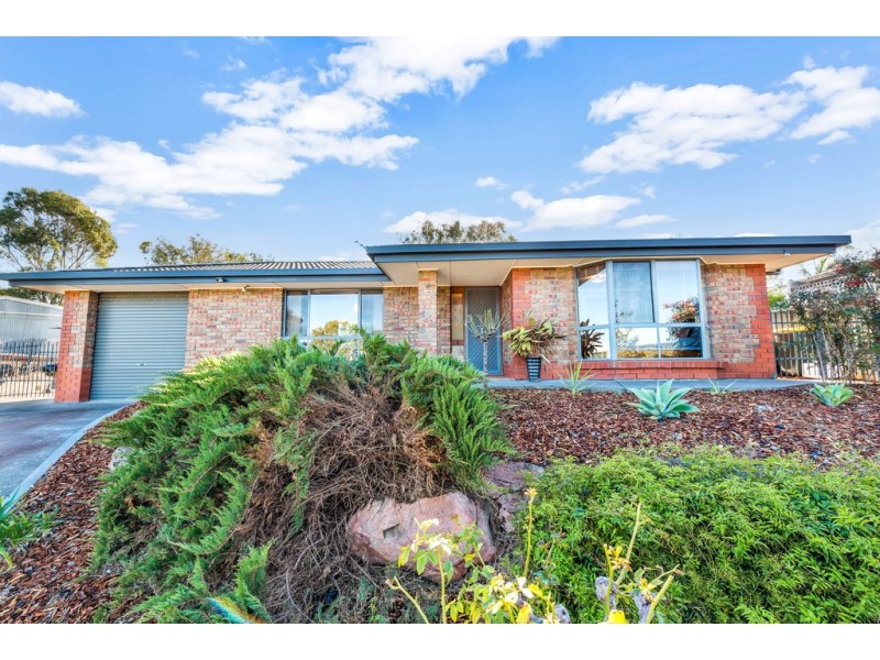4 Adam Court, Happy Valley SA 5159