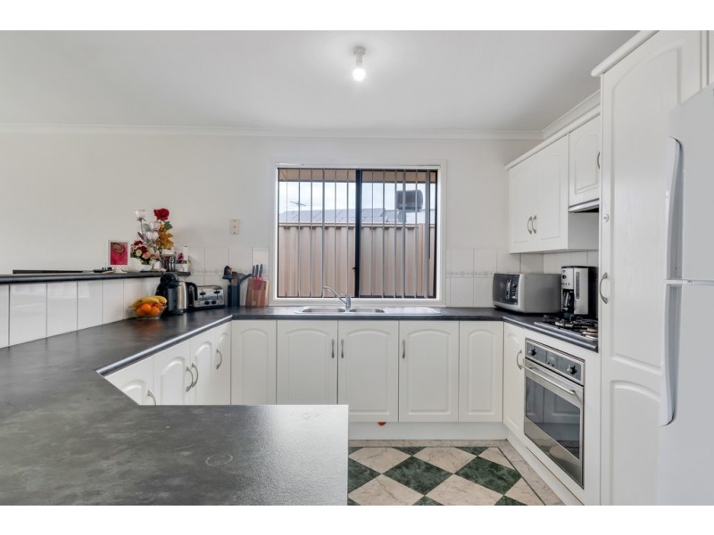 98 Pridham Boulevard, Aldinga Beach SA 5173