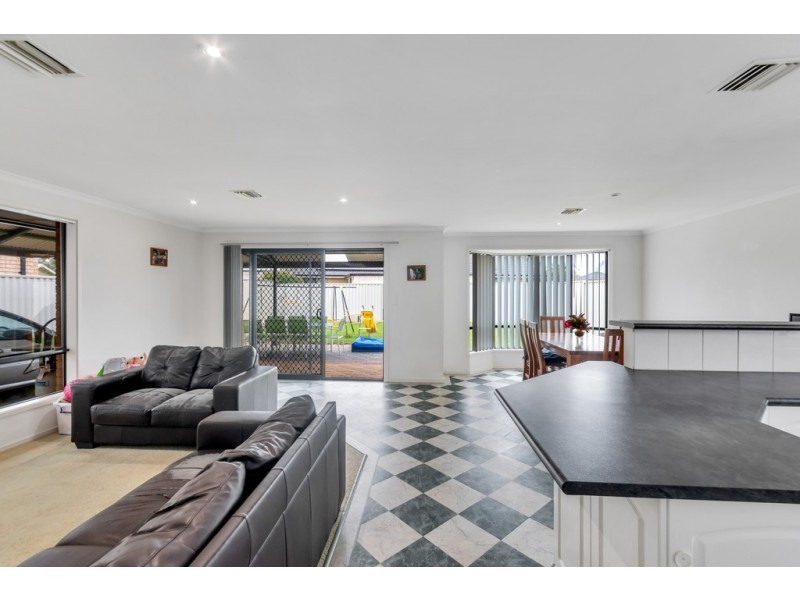 98 Pridham Boulevard, Aldinga Beach SA 5173