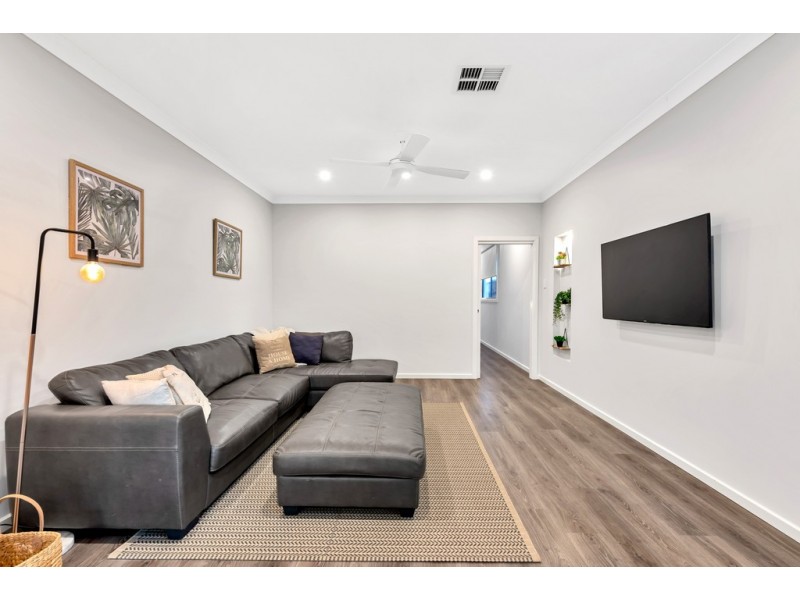 16 Gordon Street, Aldinga Beach SA 5173