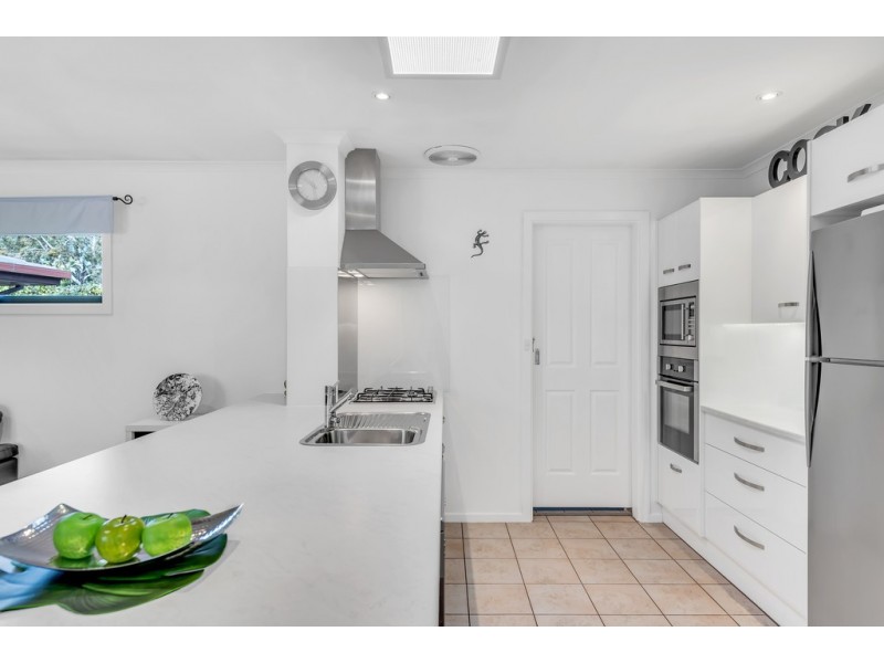 4 Iris Road, Aberfoyle Park SA 5159