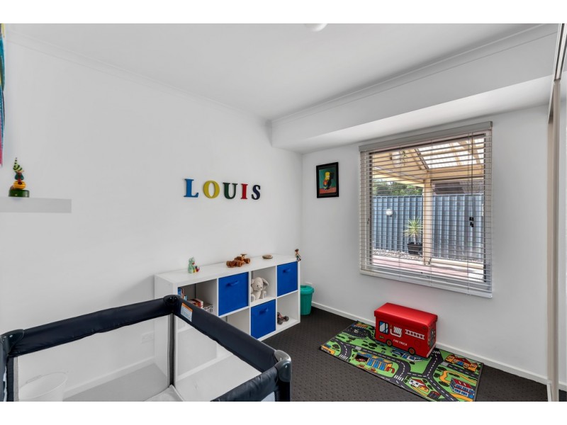 4 Iris Road, Aberfoyle Park SA 5159