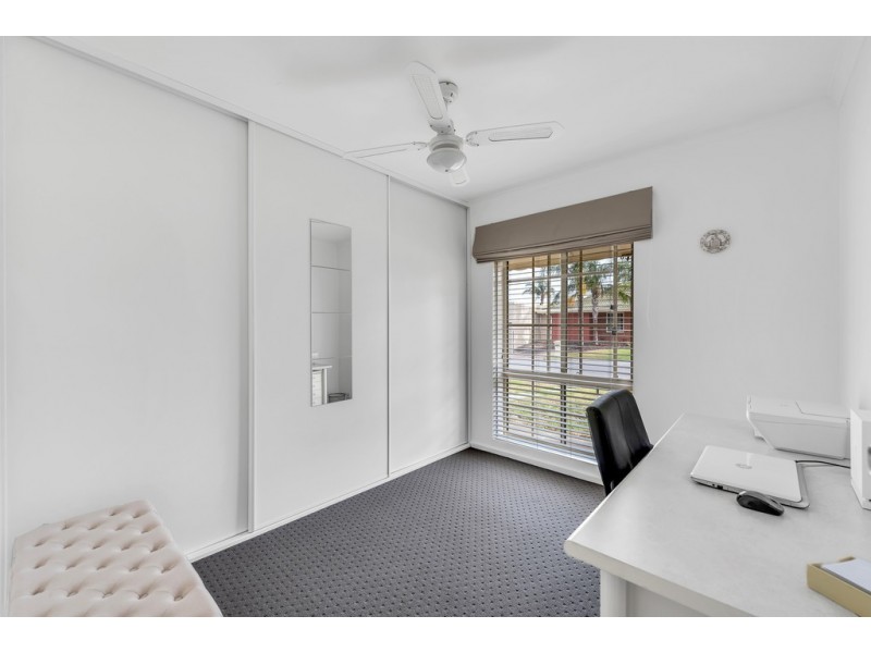 4 Iris Road, Aberfoyle Park SA 5159