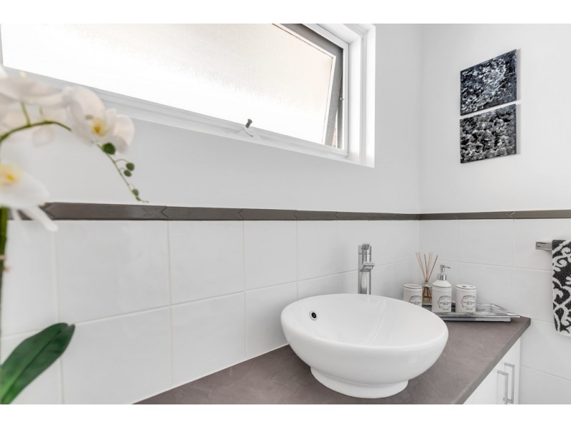 4 Iris Road, Aberfoyle Park SA 5159