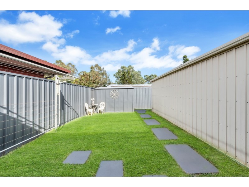 4 Iris Road, Aberfoyle Park SA 5159