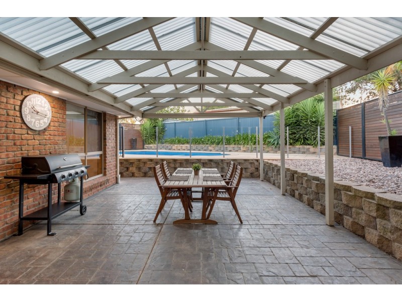 10 Bendigo Close, Trott Park SA 5158