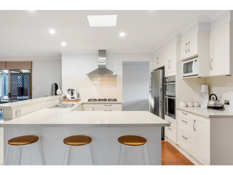 10 Bendigo Close, Trott Park SA 5158