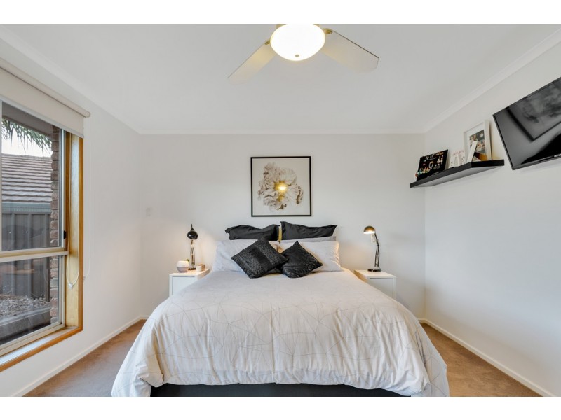 10 Bendigo Close, Trott Park SA 5158