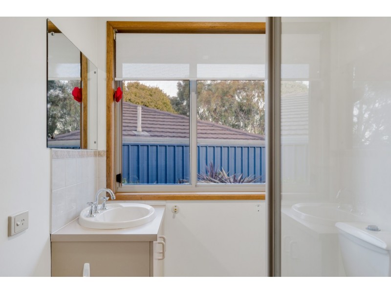 10 Bendigo Close, Trott Park SA 5158