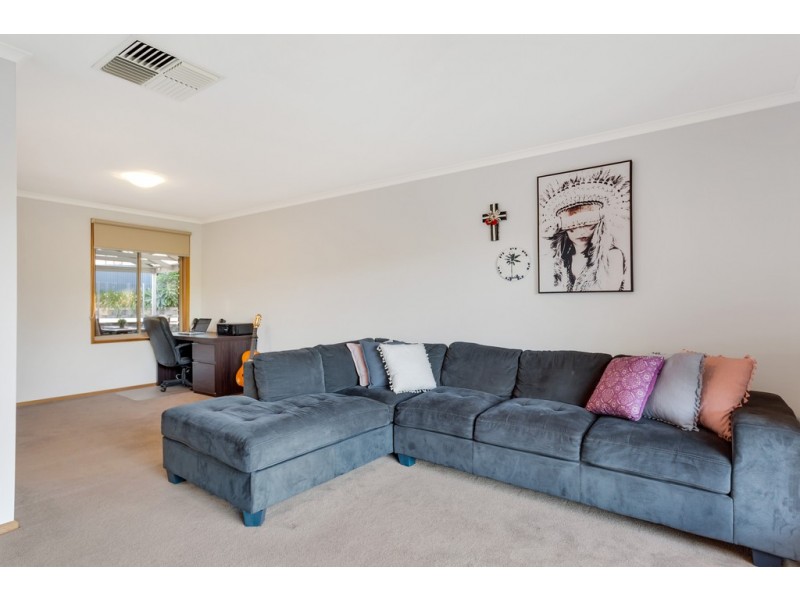 10 Bendigo Close, Trott Park SA 5158