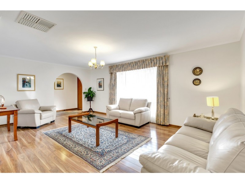 19 Maple Avenue, Aberfoyle Park SA 5159