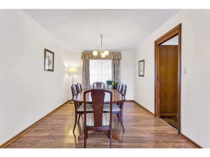 19 Maple Avenue, Aberfoyle Park SA 5159