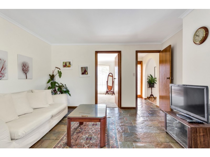 19 Maple Avenue, Aberfoyle Park SA 5159