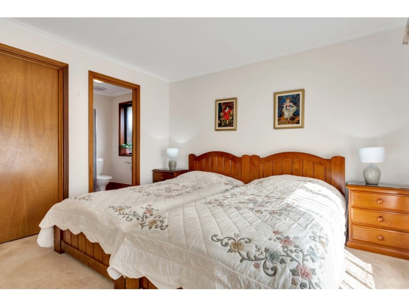 19 Maple Avenue, Aberfoyle Park SA 5159