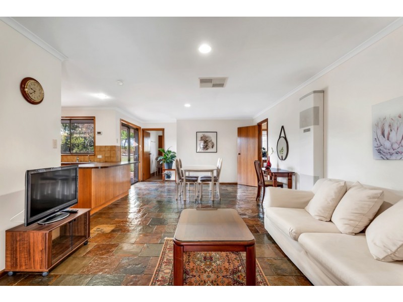 19 Maple Avenue, Aberfoyle Park SA 5159