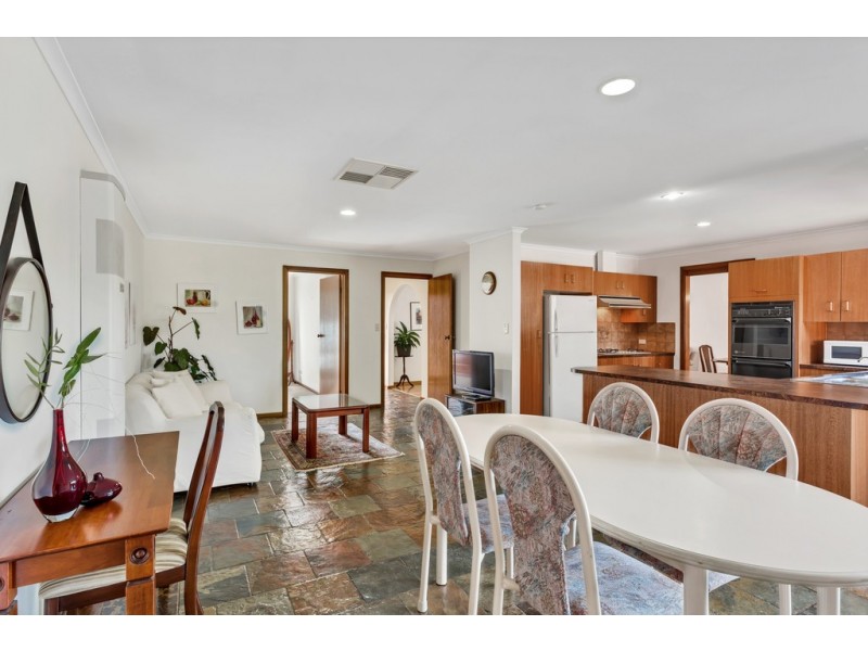 19 Maple Avenue, Aberfoyle Park SA 5159