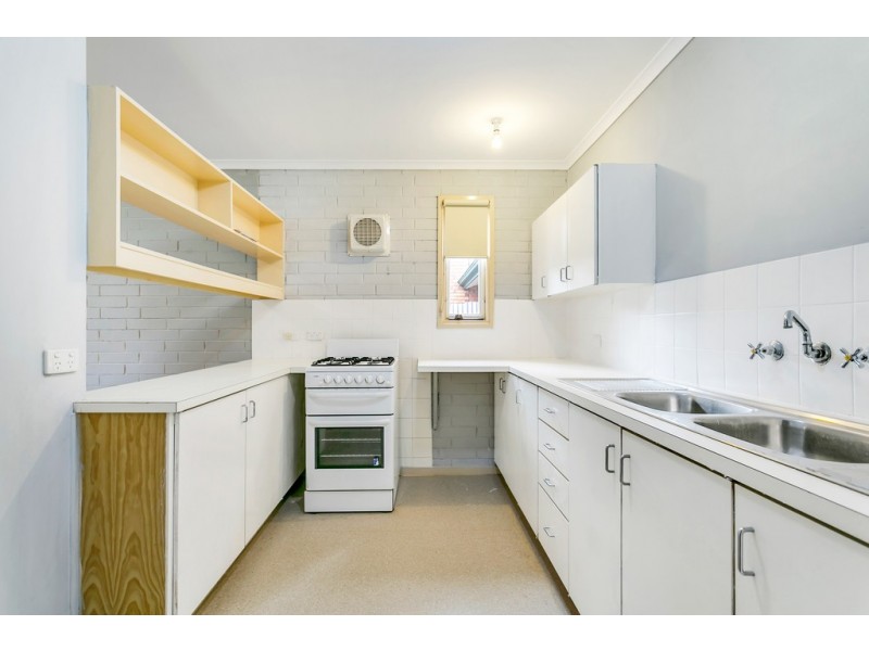 2 Bogart Court, Christie Downs SA 5164