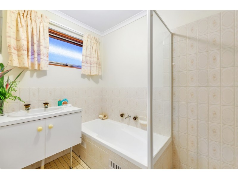 16 Abraxas Court, Aberfoyle Park SA 5159
