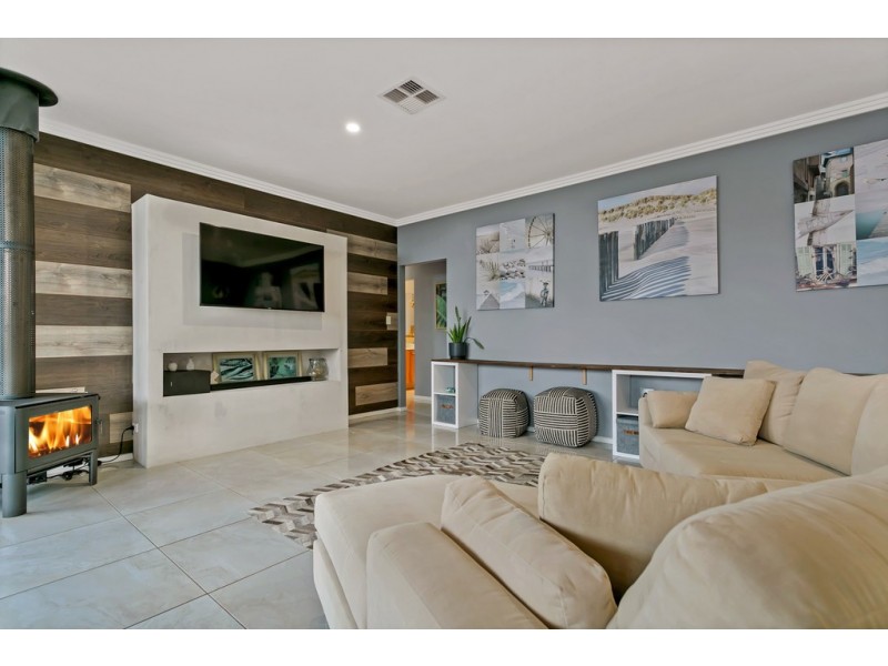11 Bondi Drive, Seaford Rise SA 5169