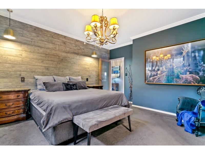 11 Bondi Drive, Seaford Rise SA 5169