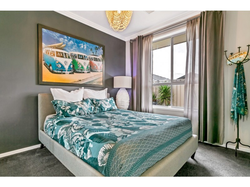 11 Bondi Drive, Seaford Rise SA 5169