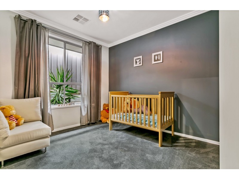 11 Bondi Drive, Seaford Rise SA 5169