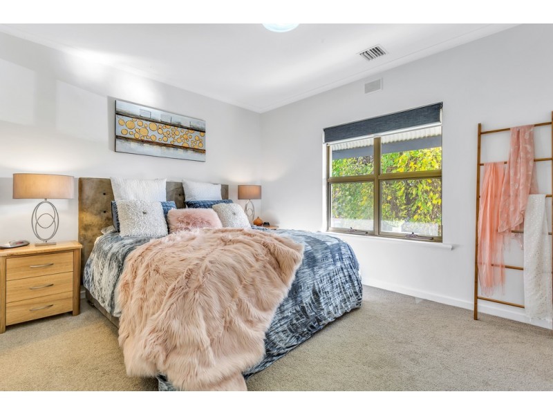 4 Coronet Avenue, Woodcroft SA 5162