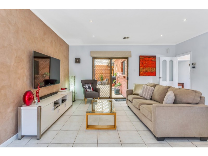 4 Coronet Avenue, Woodcroft SA 5162