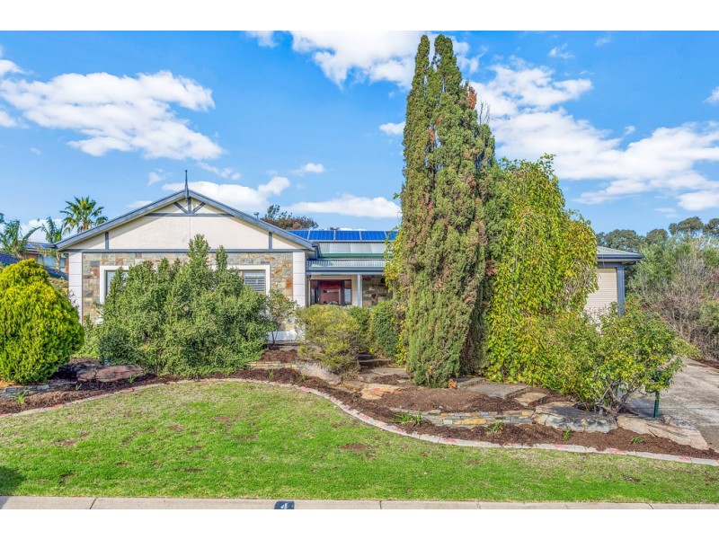 4 Coronet Avenue, Woodcroft SA 5162