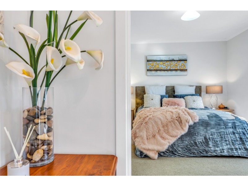 4 Coronet Avenue, Woodcroft SA 5162