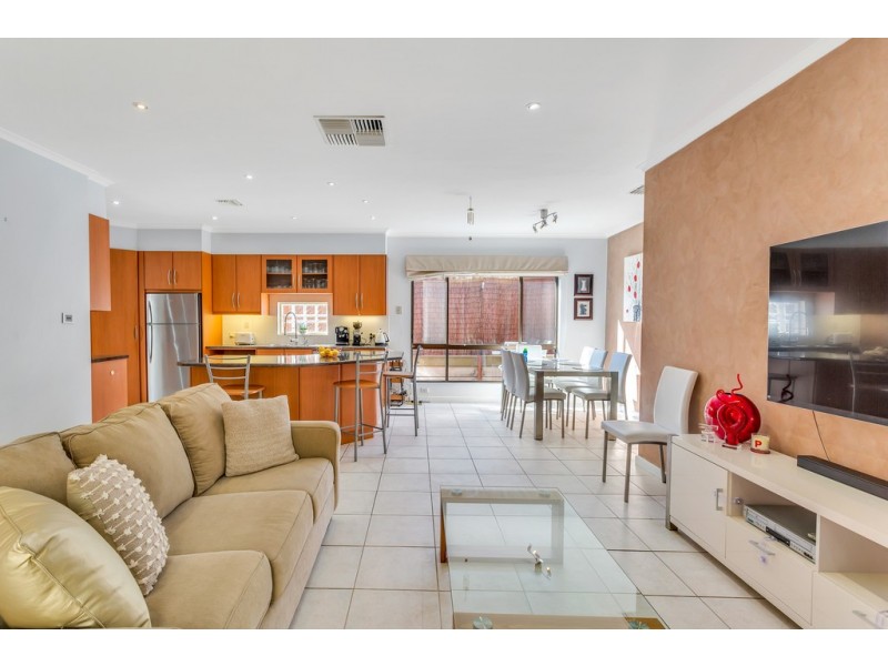 4 Coronet Avenue, Woodcroft SA 5162