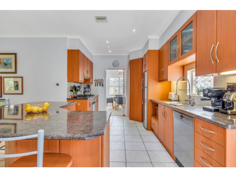 4 Coronet Avenue, Woodcroft SA 5162