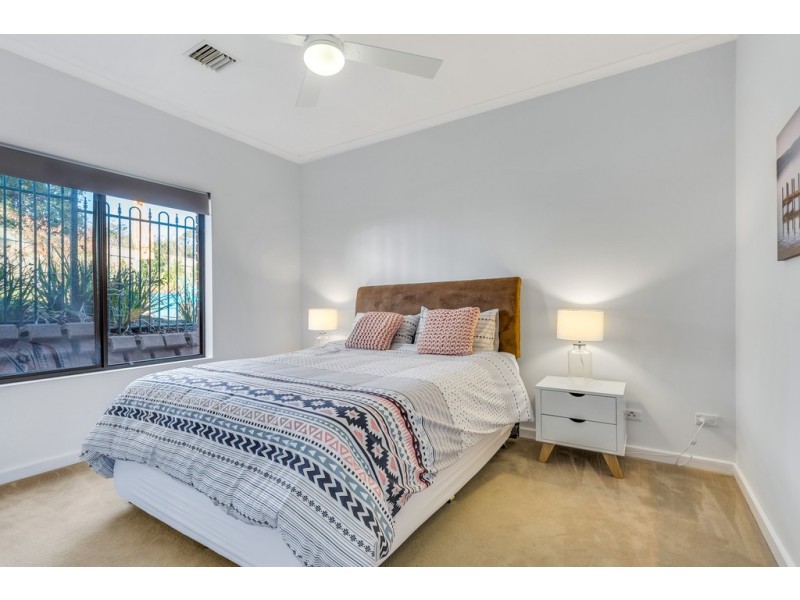 4 Coronet Avenue, Woodcroft SA 5162