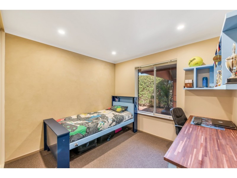 12 Aish Court, Woodcroft SA 5162