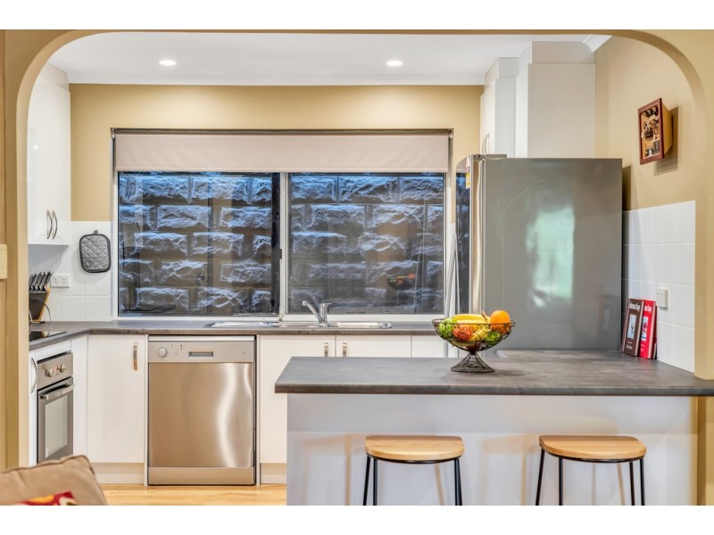 12 Aish Court, Woodcroft SA 5162