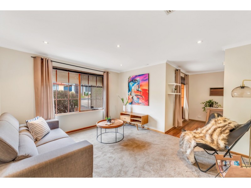 9 Barrdickson Crescent, Happy Valley SA 5159
