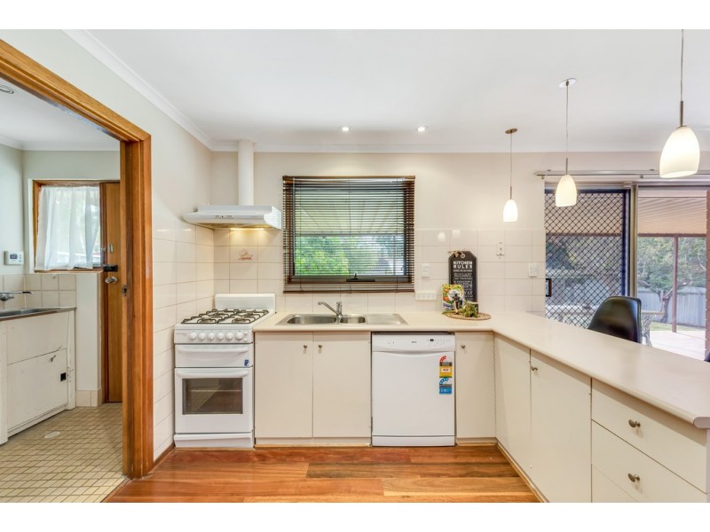 9 Barrdickson Crescent, Happy Valley SA 5159