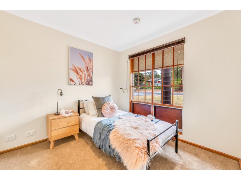 9 Barrdickson Crescent, Happy Valley SA 5159