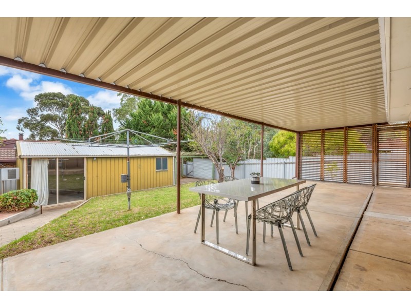 9 Barrdickson Crescent, Happy Valley SA 5159