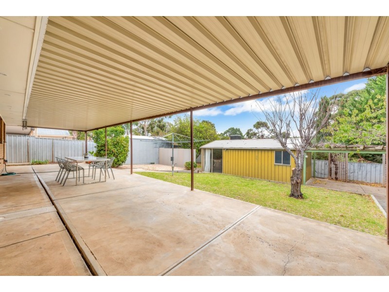 9 Barrdickson Crescent, Happy Valley SA 5159