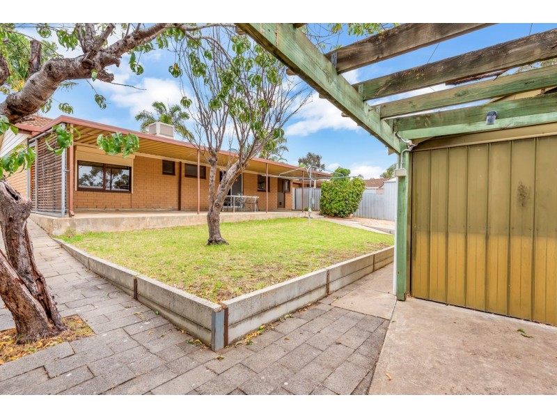 9 Barrdickson Crescent, Happy Valley SA 5159