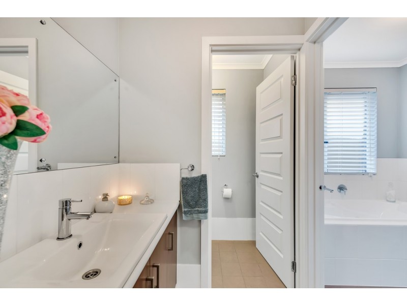 16 South Pacific Drive, Seaford Meadows SA 5169